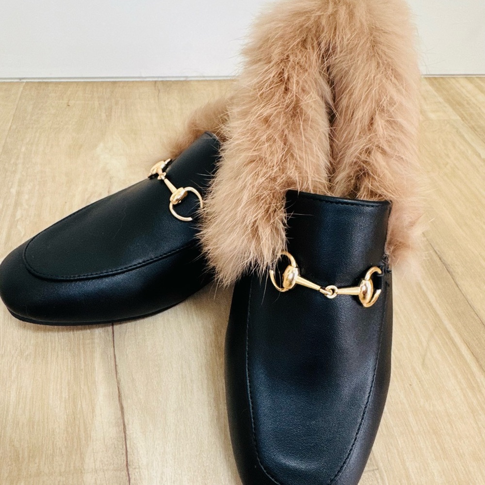 Elegant Black Loafers with Faux Fur Trim